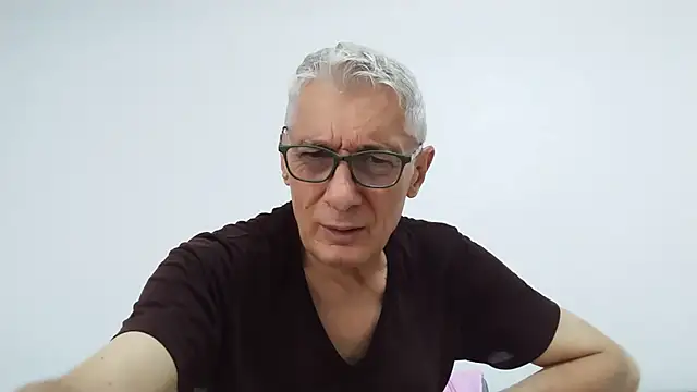 XXX chat uživo modela BIGUNCUTHARDCOCK