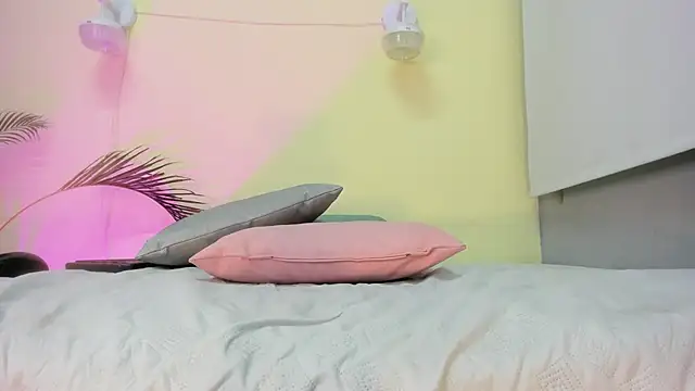 nahomy_james25のライブXXXチ  ャット