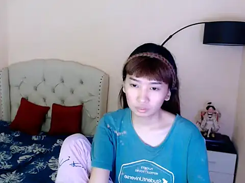 ShantalFoxxy_'s Webcam Show