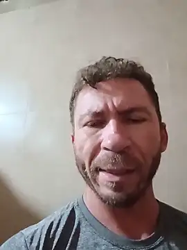 RobertoLuiz84 Live XXX Chat