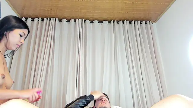 CameronyMartinn's Live XXX Chat