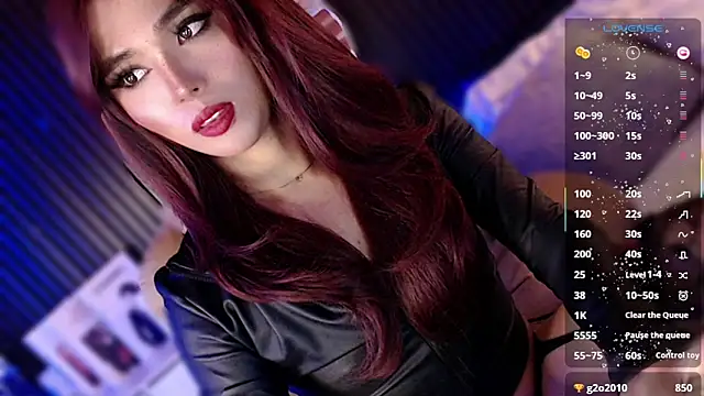Ultimate_Charm's Webcam Show