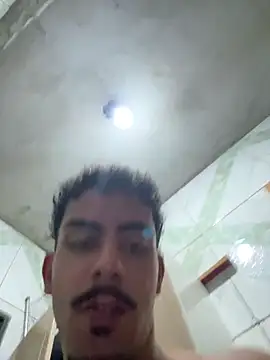 Show modela menoquarenta na web-kameri