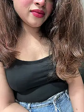 riya_sharma11 Adlı Modelin Canlı XXX Sohbeti