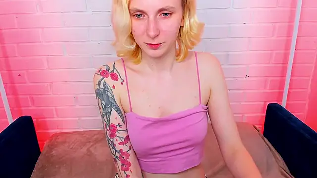 LikiLips' Live XXX Chat
