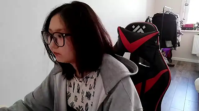 AdelineCanup's Webcam Show