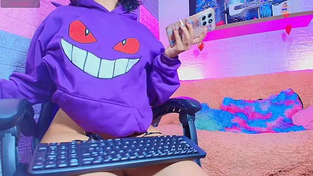 hotcakes_uwu's Live XXX Chat