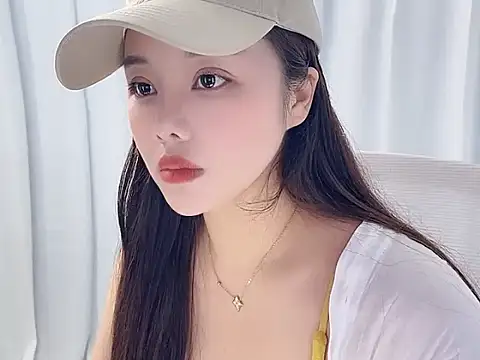 Qingqing19: онлайн-секс-чат