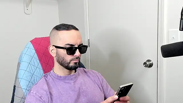 Pokazy przed kamerką – JonhJo