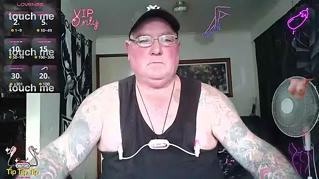 KINKYBLUEYES69 Show Webcam