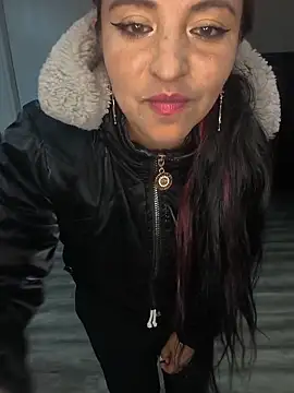 Chatroom XXX en direct de Alisson_Stonee