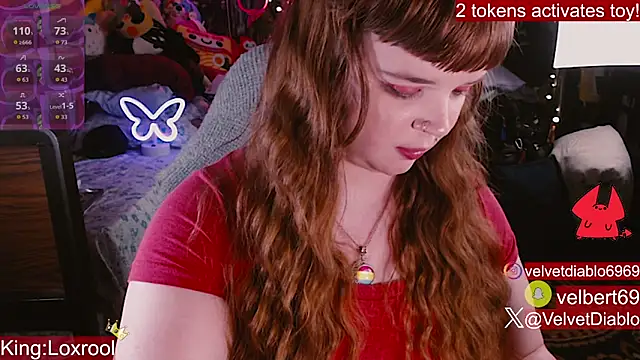 XXX chat uživo modela VelvetDiablo