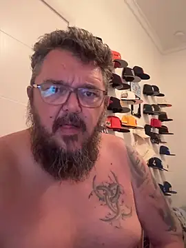 TatooedBear Chat XXX in diretta