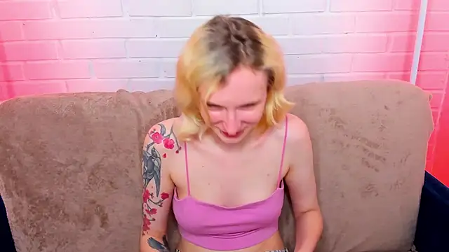 LikiLipsn Live XXX chat