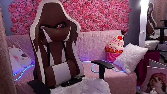 Webkamerová show CarolinaaFoxyyy