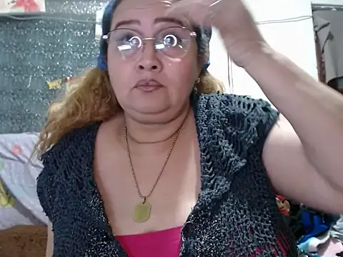 Perla1981--'s Live XXX Chat
