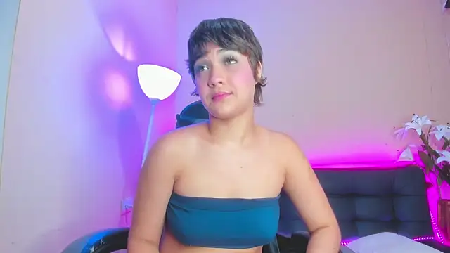 دردشة Adara_Young الجنسية المباشرة