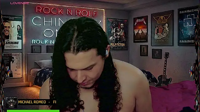 chino_roz Chat XXX in diretta