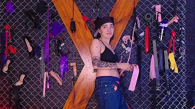 Bellatrix_Infernal_BDSM 即時 XXX 聊天
