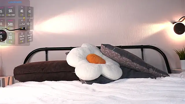 Онлайн чат XXX CherlyGuss