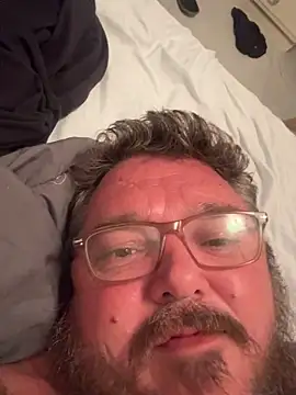 TatooedBear live XXX chat