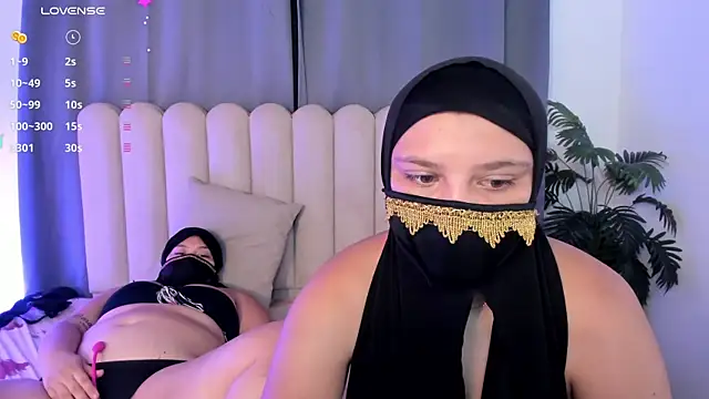 aziza_dalila02 Show Webcam