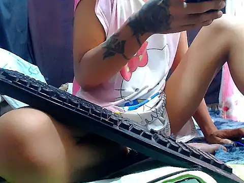 Pokazy przed kamerką – AwesomeMistress_Bigcock