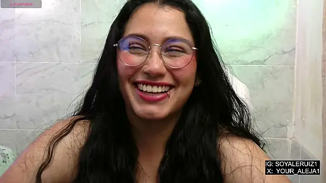 Živá chatovací místnost Your_Aleja15
