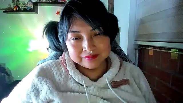 XXX chat uživo modela Shaddycute_