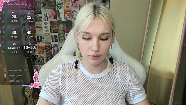 EvelinaLuu Live XXX-chat