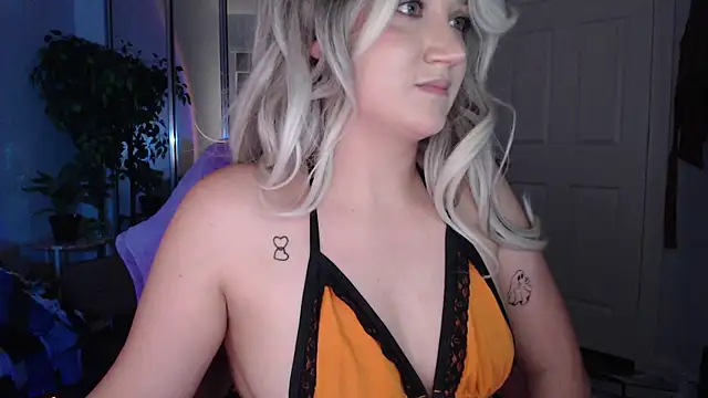 GoddessEmmy Live XXX-chat