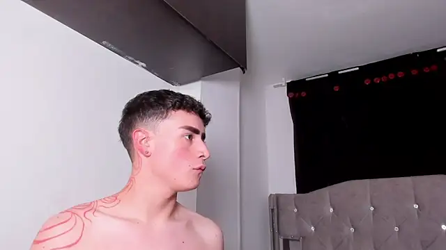 naughtysalomonn Show Webcam