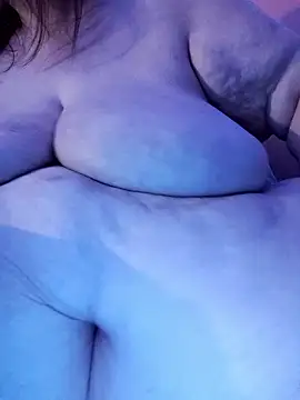 Chat XXX en directo de 023thickandjuicy07