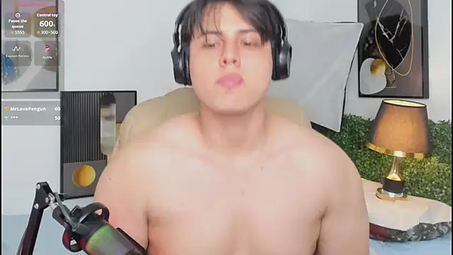 Thom_Ohtani Pertunjukan Webcam