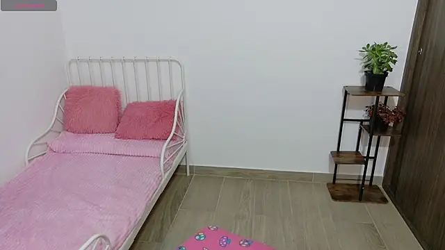 Онлайн чат XXX Emerald_Sparkles_