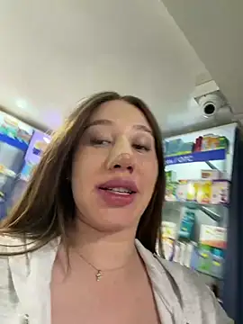 roouse Adlı Modelin Canlı XXX Sohbeti