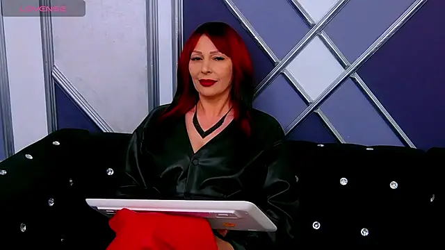 InesSharp's Live XXX Chat