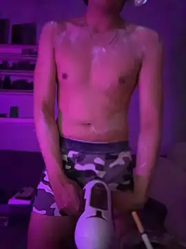 boyhigh1997 Show Webcam