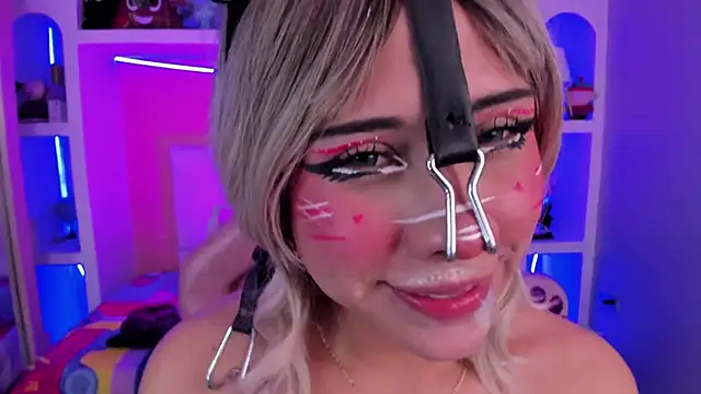 miss___megan Adlı Modelin Canlı Sohbet Odası