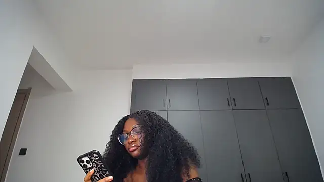 Show de Pretty_Liya08 na webcam