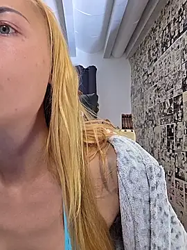 kylie_blck Adlı Modelin Canlı XXX Sohbeti
