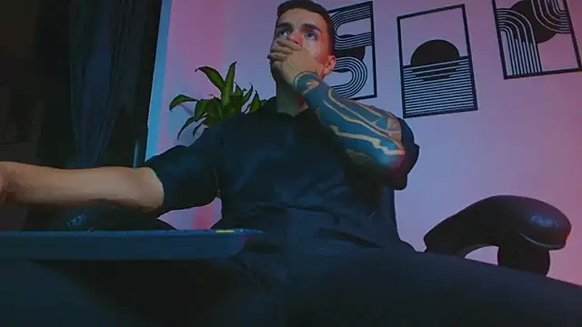 Show de ALPHA_DOMINUS_ na webcam