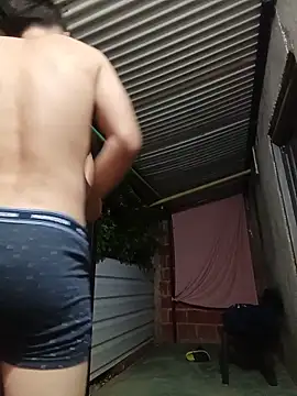 3hornys-straights' Live XXX Chat