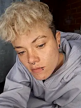 Megan-r's Live XXX Chat