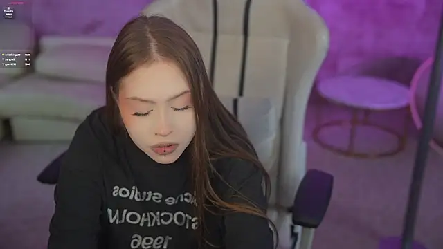 Živý XXX chat Esmie_Smile