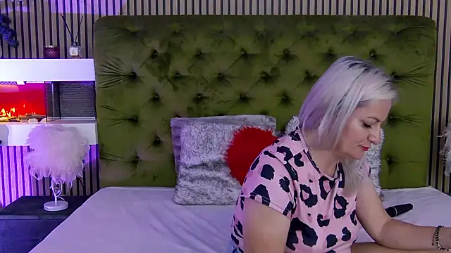 LadyTouch's Live XXX Chat
