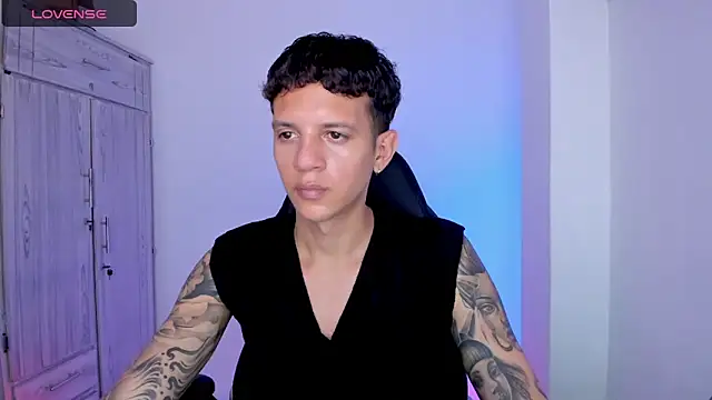 tylernova Adlı Modelin Canlı XXX Sohbeti
