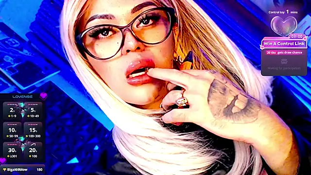 KYLIE_SHEMALE Adlı Modelin Web Kamerası Şovu