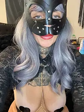 MaskedMamiXXX's Live XXX Chat
