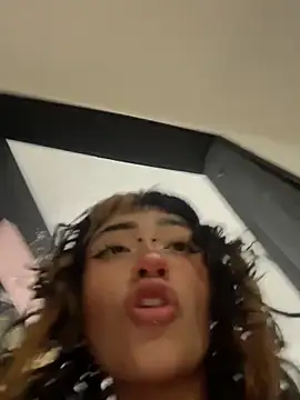 Chat +18 de baby_akuma ao vivo